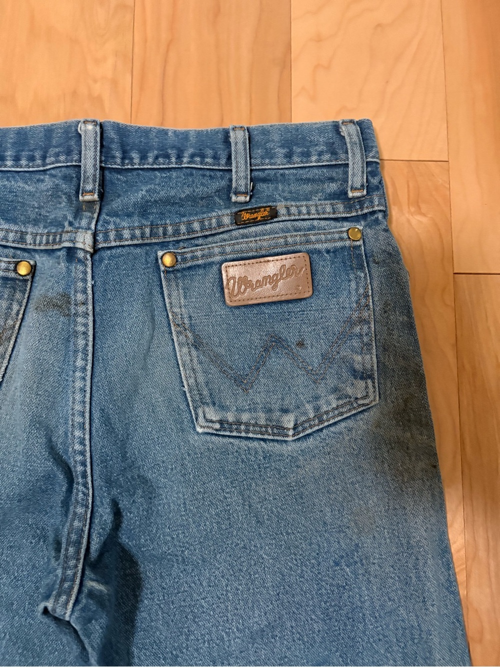 Wrangler Men's Light Blue Relaxed Fit Jeans